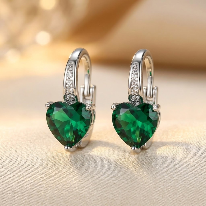 Brincos de Argola em Prata com Coração de Esmeralda