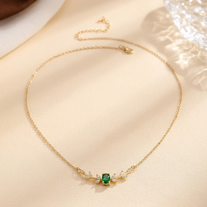 Colar Minimalista de Ouro e Esmeralda