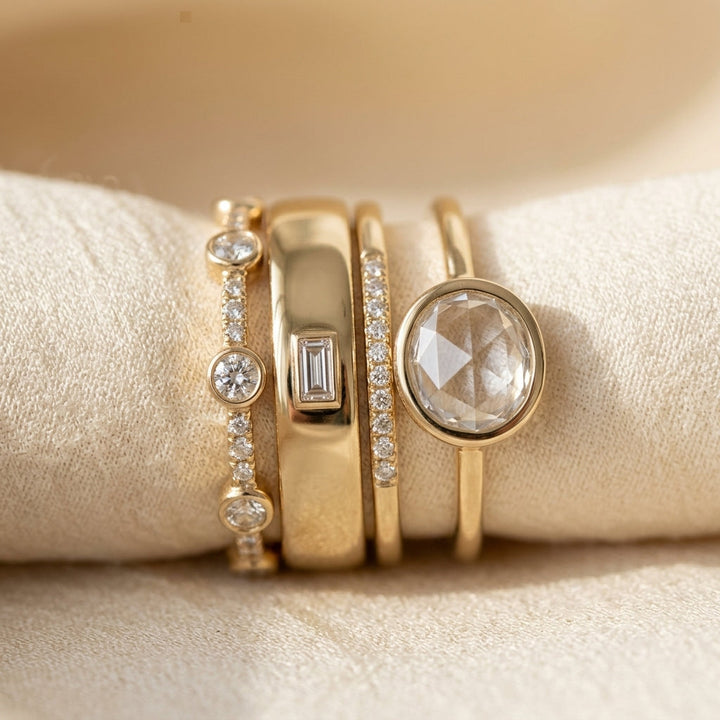 Conjunto de Anéis com Bezel em Ouro