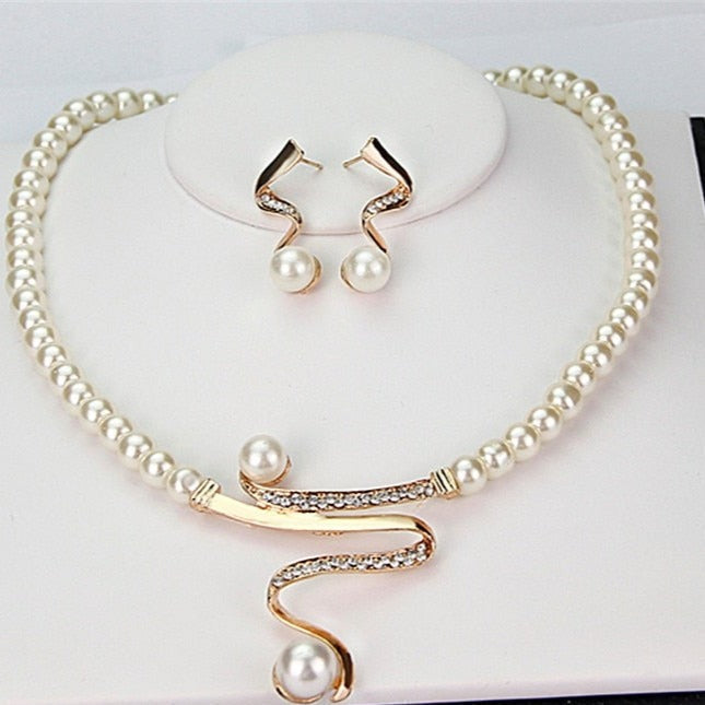Conjunto de Colar e Brincos de Pérolas Naturais
