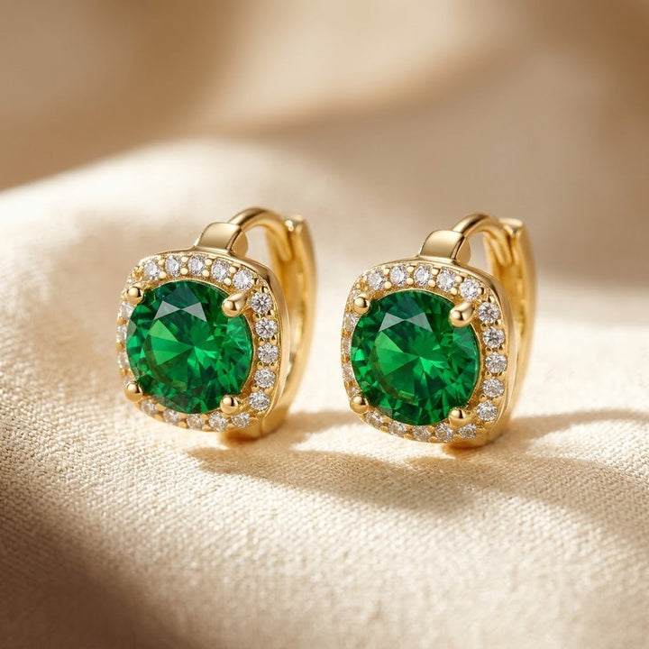 Brincos de Argola Halo em Ouro e Esmeralda