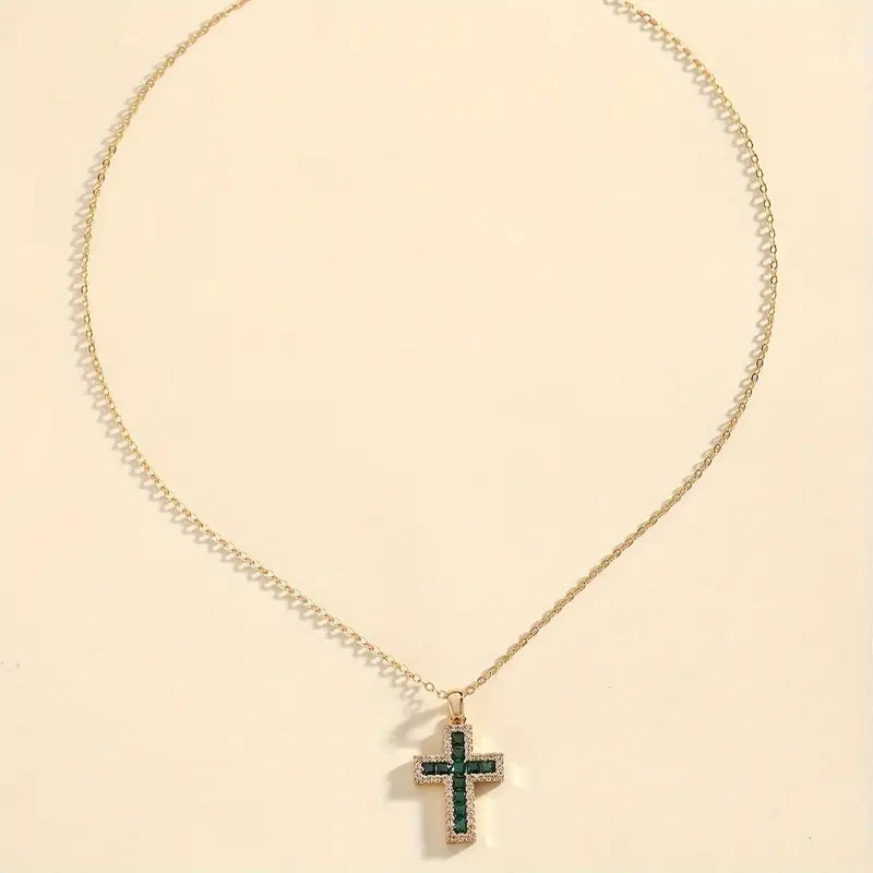 Colar com Pendente Cruz de Esmeralda Solene | Ouro