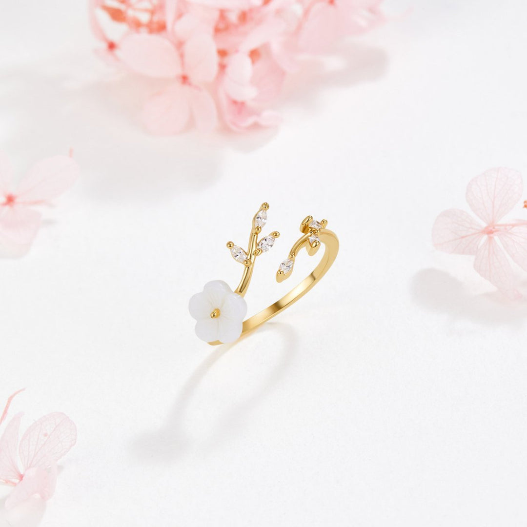 Anel Aberto em Ouro com Flores e Folhas